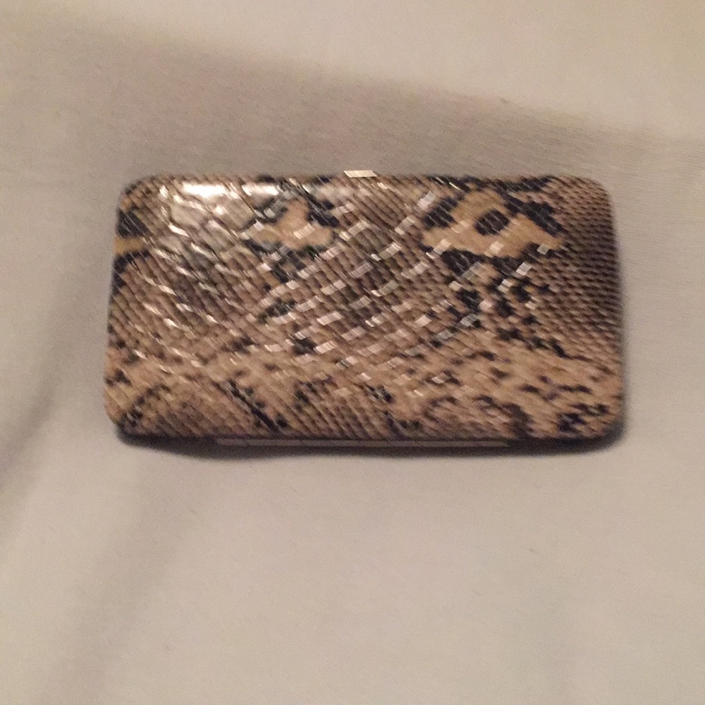 Wallet snake skin design easy snap closure